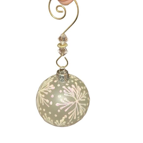 White Glitter Snowflake Frosted Hand blown Glass Christmas Ball Swirl Hook Hangi - Picture 6 of 8